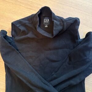 Gap cold shoulder long sleeve size Small
